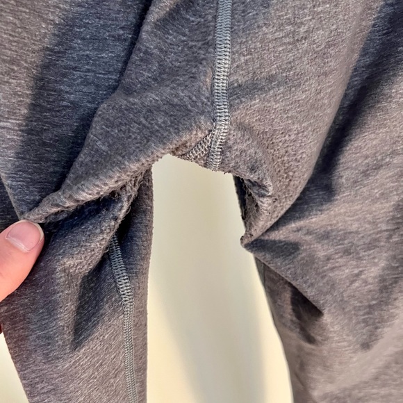 Lululemon grey leggings- size 8 - Picture 3 of 3